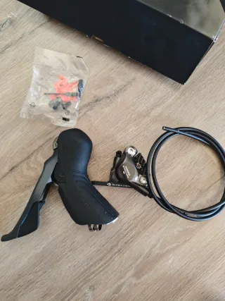 Maneta y freno Shimano GRX RX810