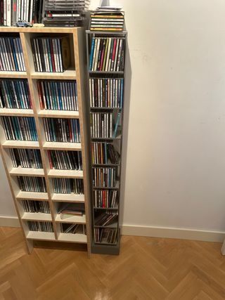 Estantería para CDs en perfecto estado