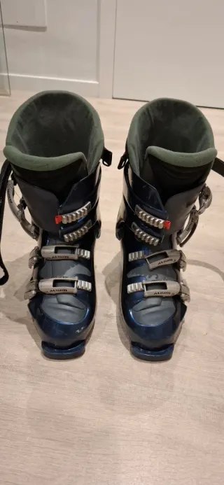 Esquís Junior Rossinyol COMP 140cm y Botas Salomón