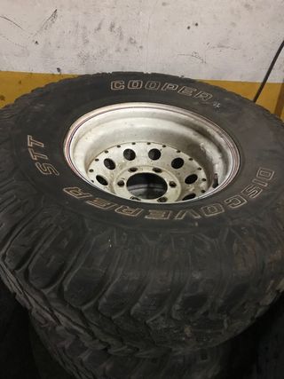Ruedas Cooper Discoverer STT 33 y Llantas Bullface