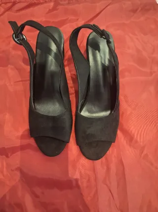 Zapatos de tacón negros