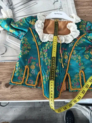 Corsetto di Fallera Niña, misure nelle foto.
