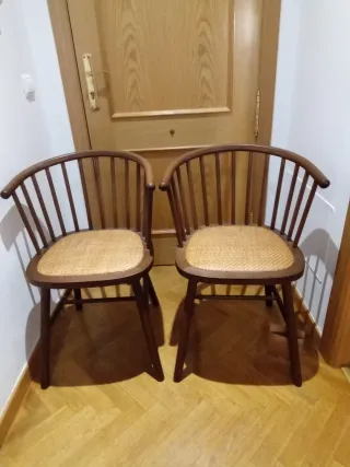 Juego de 2 sillas de madera