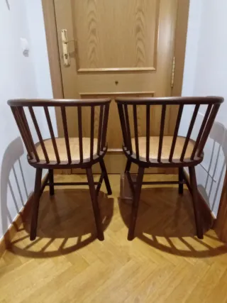 Juego de 2 sillas de madera