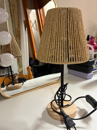 Lámpara de mesa yute y madera