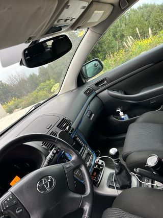 Toyota Avensis Familiar 2008