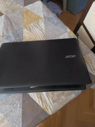 Ordenador portátil Acer negro