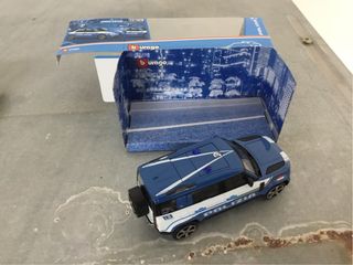 Burago Defender Polizia di Stato 1:43