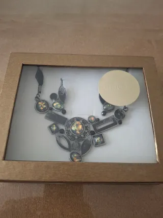 Conjunto de bisutería collar y pendientes