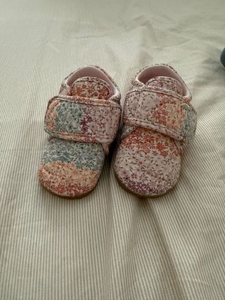 Zapatillas Wheat Niña Talla 20 Sin Uso