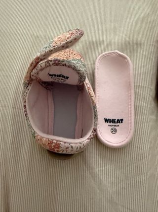Zapatillas Wheat Niña Talla 20 Sin Uso