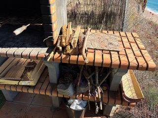 Barbacoa de piedra y ladrillo