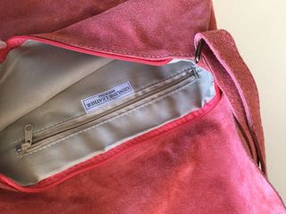 Bolso de piel rosa con flecos de adorno/chachuelas