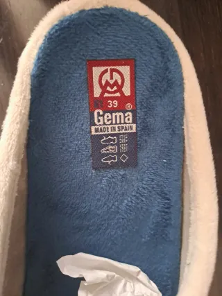 Zapatillas de casa azules con corazones