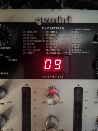 Mixer DJ Gemini FX-7000 con sezione effetti DSP