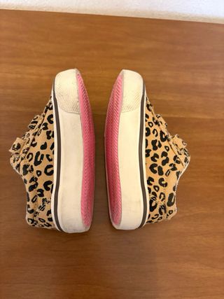 Sneakers bambina Tg 20.5 con strappo