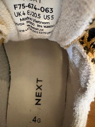 Sneakers bambina Tg 20.5 con strappo