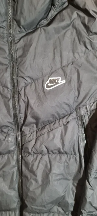 Plumas Nike Negro con Capucha