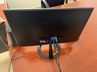 Ordenador Asus con Teclado, Ratón y Altavoces