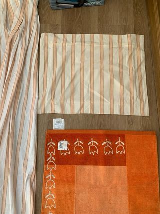 2 cortinas+ 2 cuadrantes+alfombra