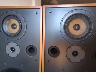 Altavoces Spendor S100 con pies
