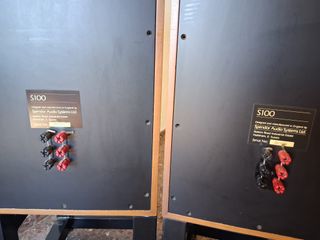 Altavoces Spendor S100 con pies