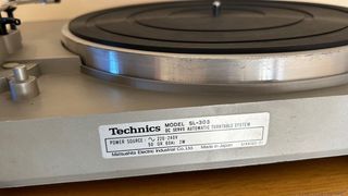 Tocadiscos Technics SL 303 Semi-Automático