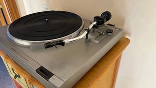 Tocadiscos Technics SL 303 Semi-Automático
