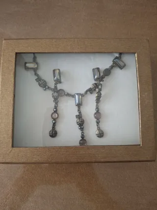 Conjunto collar y pendientes