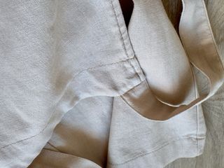 Peto mono de lino beige