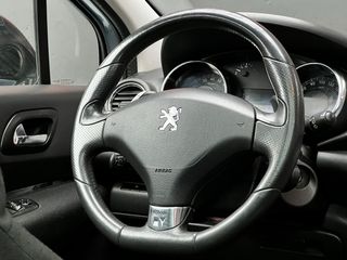 Peugeot 3008 hybrid4 2013