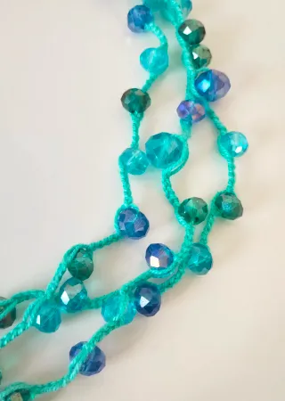 Collana lunga color acqua