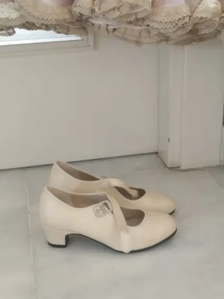 Vestido de flamenca para niña talla 4