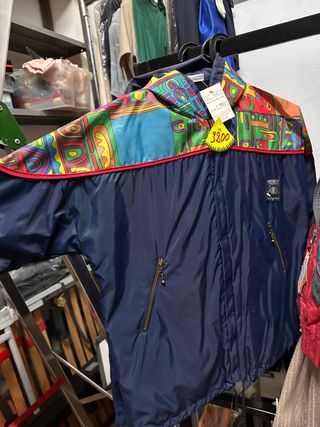 Ropa vintage camisetas, chaquetas, faldas, jerseys