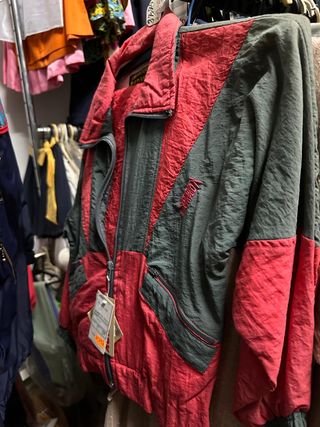 Ropa vintage camisetas, chaquetas, faldas, jerseys