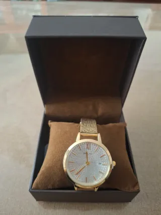 Reloj SKYLINE Dorado y Blanco