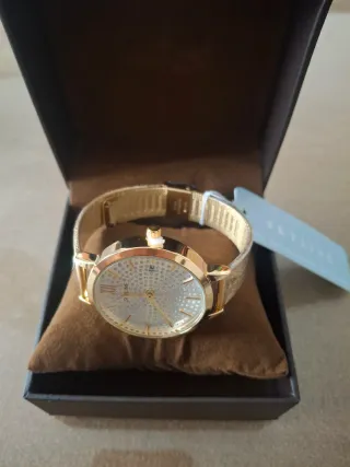 Reloj SKYLINE Dorado y Blanco