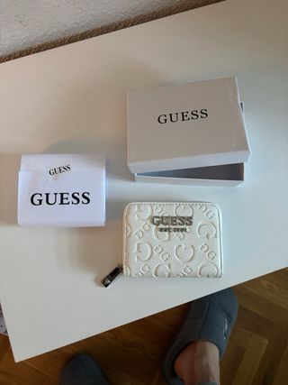 Monedero Guess blanco