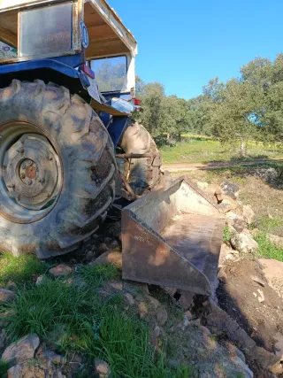 SE VENDE O CAMBIA EBRO 155-E