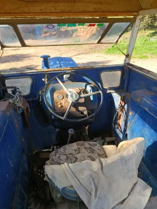 SE VENDE O CAMBIA EBRO 155-E