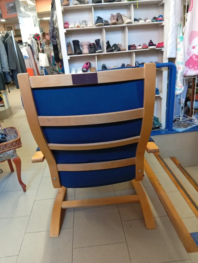 Sillón Mecedora Azul y Madera