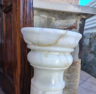 Pie de lámpara de mármol