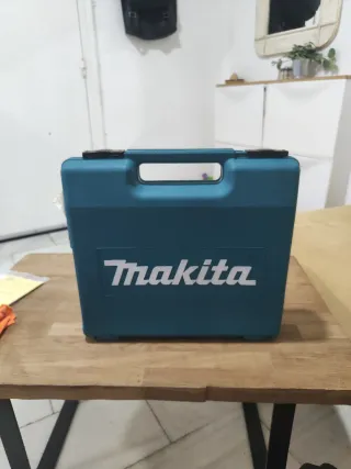 Caja maletín Makita sierra caladora