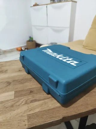 Caja maletín Makita sierra caladora