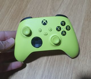 Mando Xbox Series Electric Volt