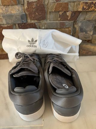 Adidas Campus Grises y Negras