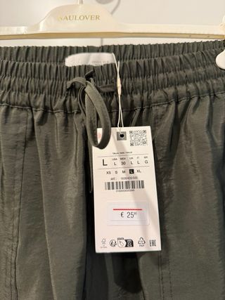 Pantalón ancho Zara verde oliva