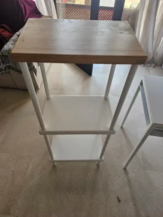 Mesa auxiliar de baño 96 alto. 40 ancho y 26 fondo