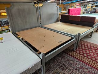 Camas robustas com estrado - 2 unidades