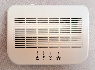 ONT Nokia G-010-G con todos los accesorios.